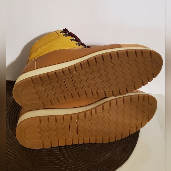 Women'sTan and Brown Boots - Picture 3 of 8